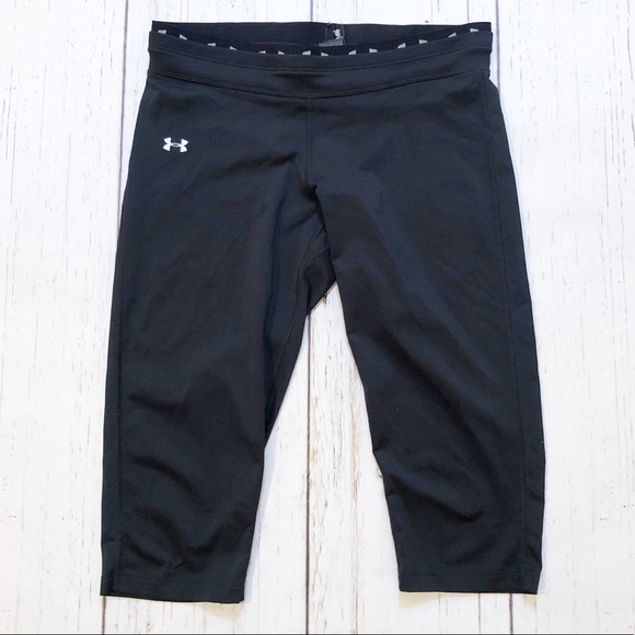 Under Armour Pants - Under Armour black fitted small capris